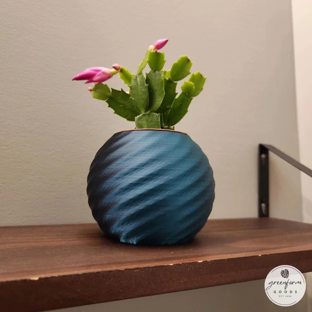 Chậu cây Retro Pixelated Spiral Planter - Image 2