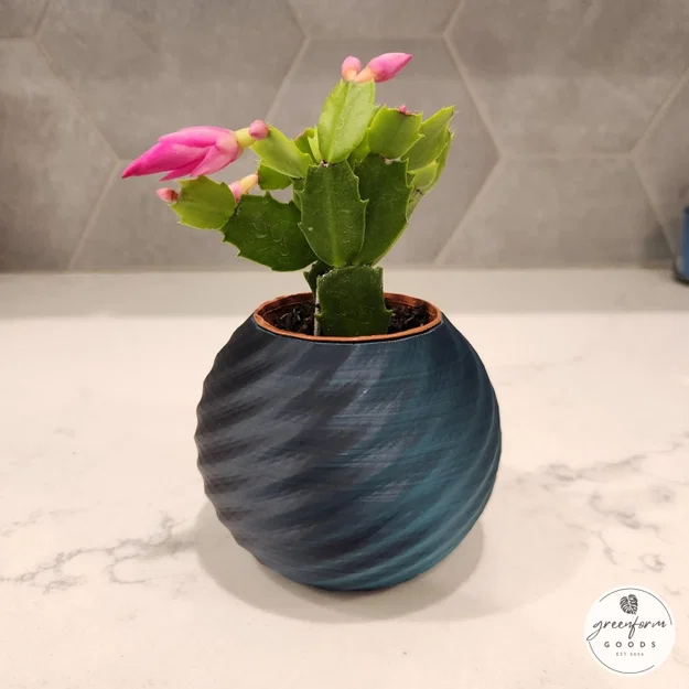 Chậu cây Retro Pixelated Spiral Planter - Image 3