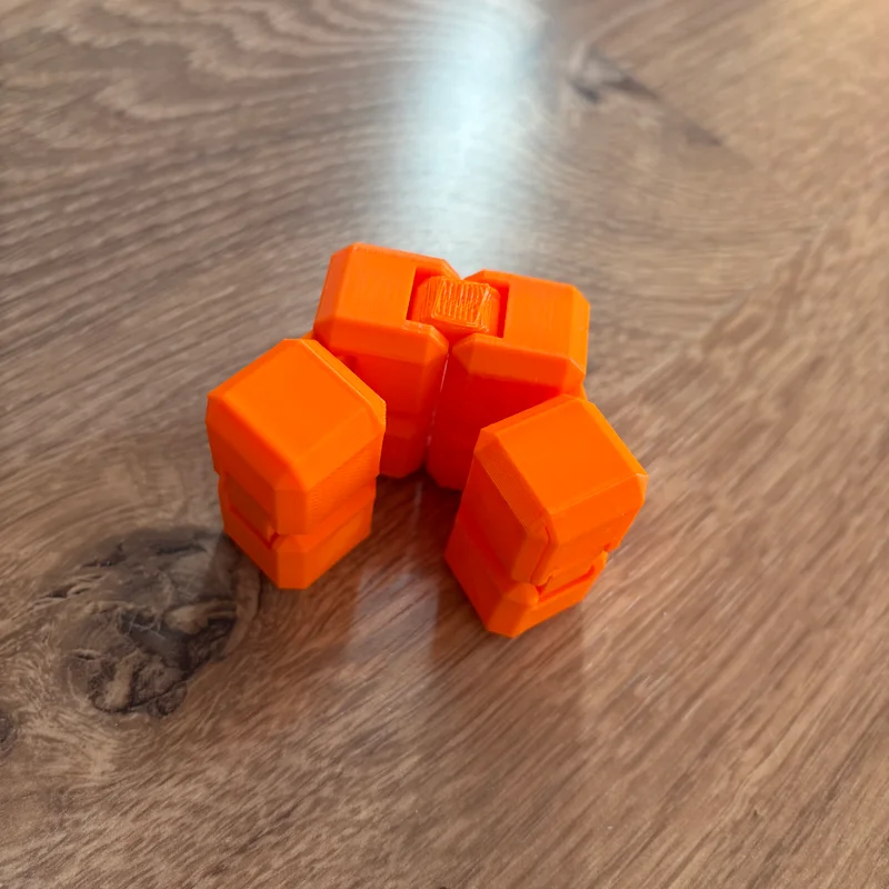 Infinity Cube: Món đồ chơi giảm stress độc đáo tự in 3D tại nhà