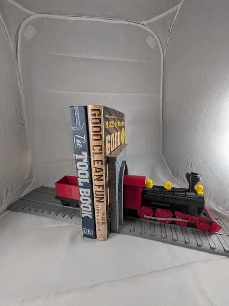 Bộ chặn sách hình tàu hỏa hơi nước - Train Bookends - Image 6