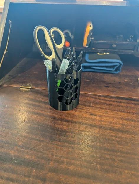 Cốc đựng bút (Pencil Cup) để bàn thiết kế lục giác hiện đại - Image 2