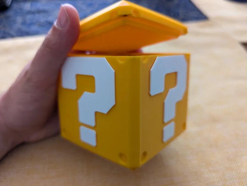 Hộp Mario Question Mark Block có nắp nam châm - Image 1