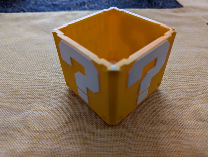Hộp Mario Question Mark Block có nắp nam châm - Image 2