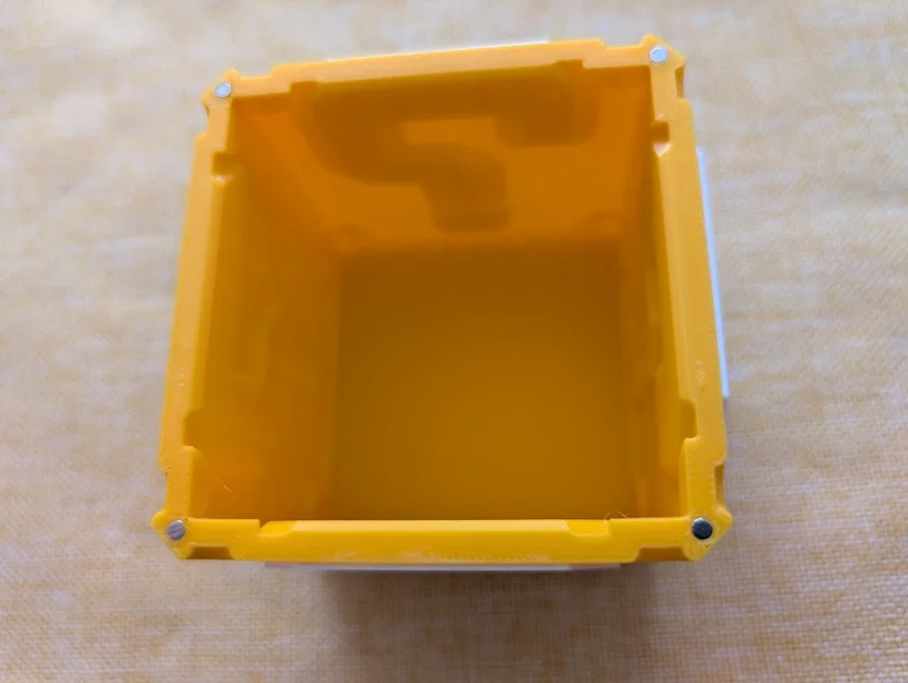 Hộp Mario Question Mark Block có nắp nam châm - Image 3