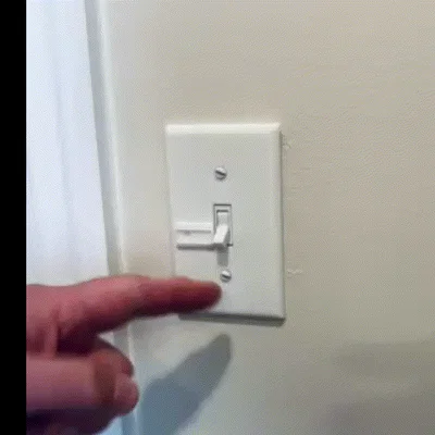 Tấm ốp công tắc kèm chốt khóa an toàn (Lockout)
