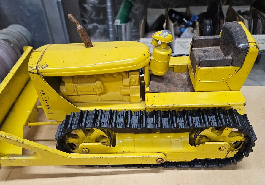Dải xích thay thế cho mô hình xe ủi Caterpillar D6 của Doepke - Image 1