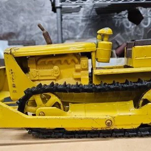 Dải xích thay thế cho mô hình xe ủi Caterpillar D6 của Doepke