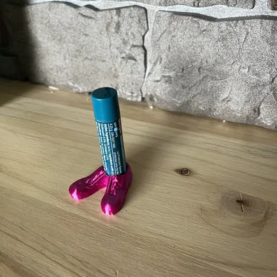 Đế giữ son dưỡng môi hình giày tí hon độc đáo (Lip Chap Holder)