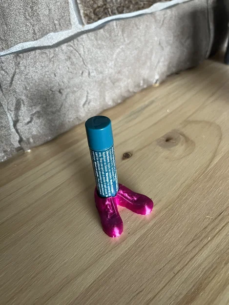 Đế giữ son dưỡng môi hình giày tí hon độc đáo (Lip Chap Holder) - Image 4