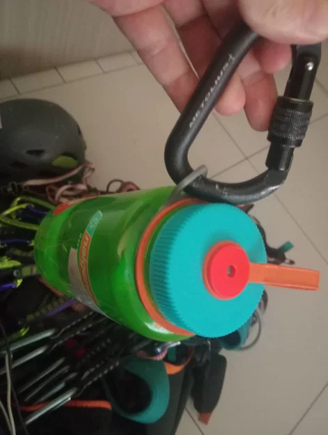 Vòng móc Carabiner in 3D cho bình nước Nalgene (Chất liệu TPU) - Image 1