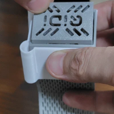 Dụng cụ mở nắp hộp hút ẩm cho Qidi Box