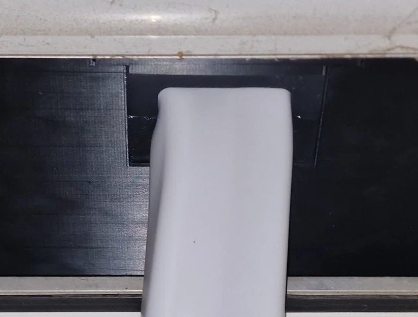 Bộ phận dẫn hướng ống cho cửa chớp điều hòa Midea Porta Split - Image 1
