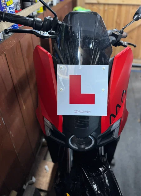 Bộ pát gắn biển L (Learner Plate) trước và sau cho Silence S01 / Seat MO - Image 1