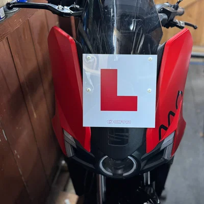 Bộ pát gắn biển L (Learner Plate) trước và sau cho Silence S01 / Seat MO