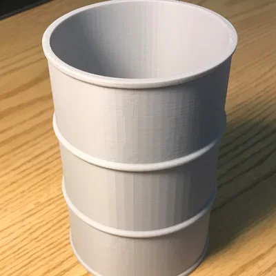 Mô hình thùng phuy 3D tiện ích để đựng dụng cụ trên bàn làm việc