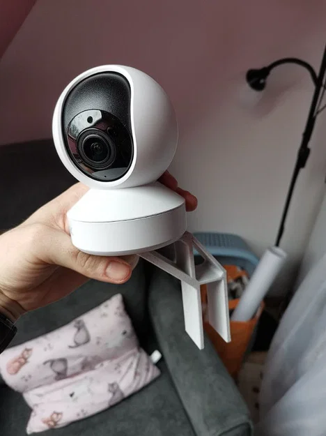 Ngàm gắn camera Reolink E1 Zoom lên thành cũi trẻ em tiện dụng - Image 3