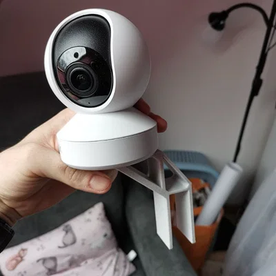 Ngàm gắn camera Reolink E1 Zoom lên thành cũi trẻ em tiện dụng