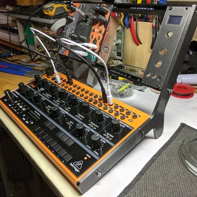 MPER: Khung Eurorack in 3D (Mostly Printed Euro Rack)