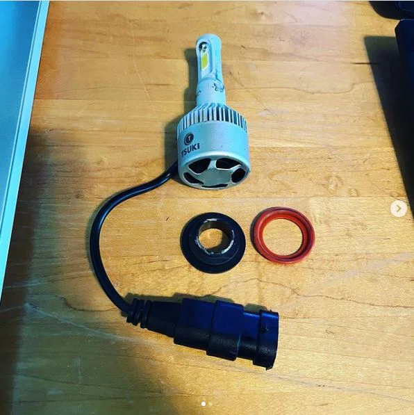 Ngàm chuyển đổi bóng đèn LED H9 H11 - Image 1