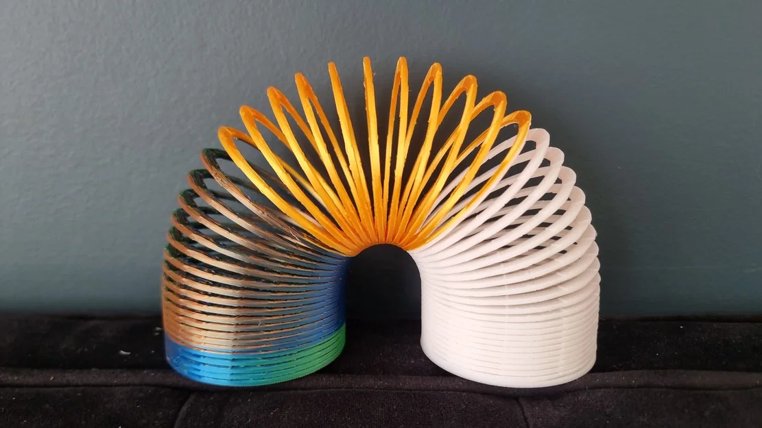 Slinky – Springo: Đồ chơi lò xo in 3D thú vị - Image 2