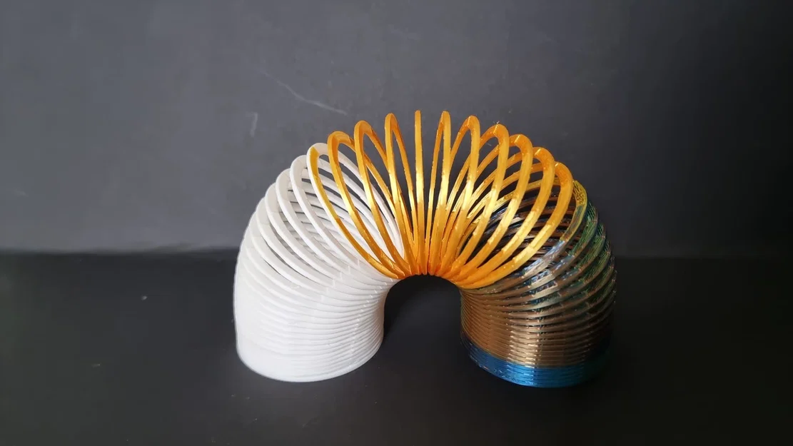 Slinky – Springo: Đồ chơi lò xo in 3D thú vị - Image 3
