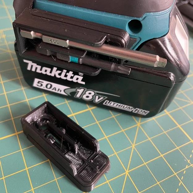 Giá đỡ đầu vít Makita dành cho máy khoan và máy vặn vít dùng pin - Image 1