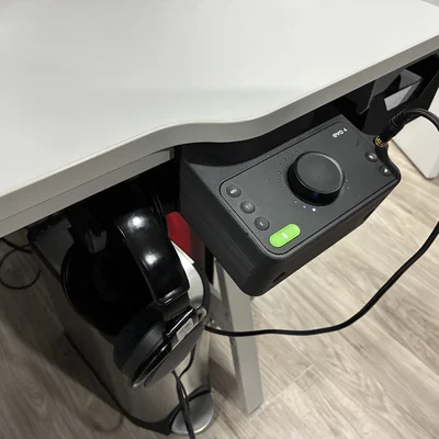 Giá treo dưới bàn Audient Evo 4 cho bàn IKEA Utespelare