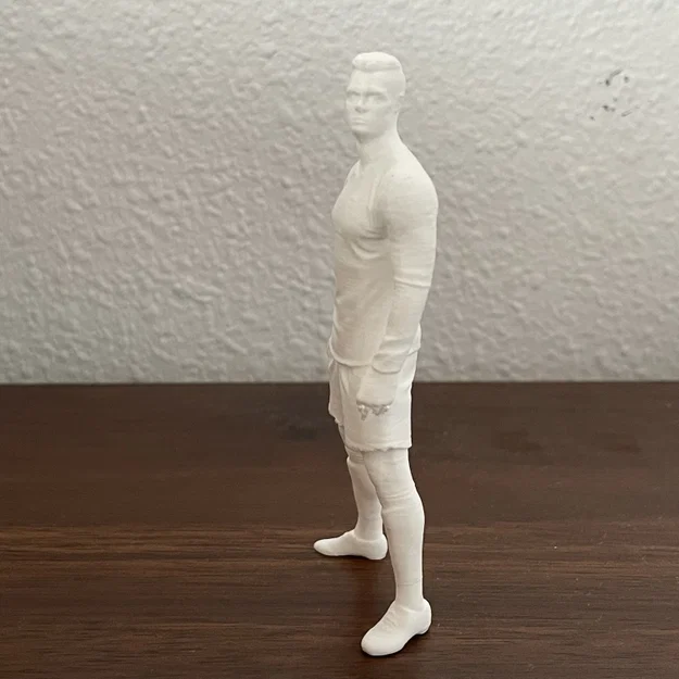 Mô hình in 3D Cristiano Ronaldo - Tượng CR7 để bàn độc đáo - Image 2