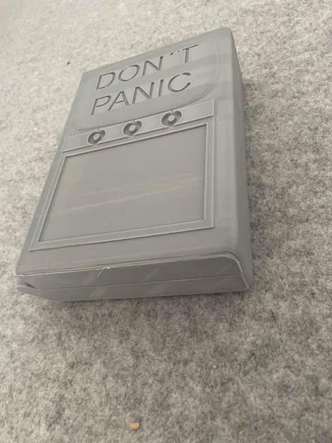 Vỏ bọc sách 3D phong cách Hitchhiker's Guide to the Galaxy độc đáo - Image 2