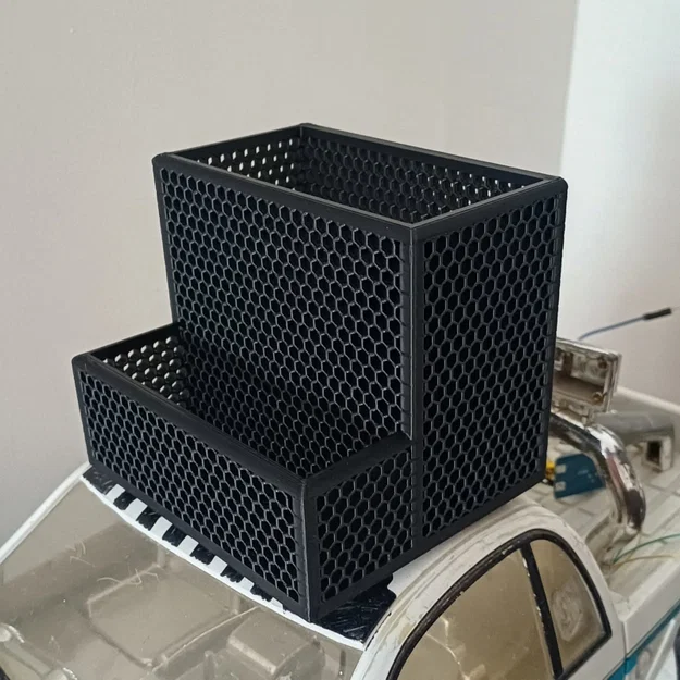 Khay cắm bút và tổ chức đồ dùng để bàn dạng lưới tổ ong tiện lợi - Image 1