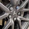 Nắp đậy ốc tán mâm Aero 18 inch thay thế cho Tesla Model 3 - Thumbnail 1