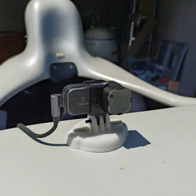 Ngàm gắn nam châm cho RunCam Thumb2 / ActionCam trên nắp capo Velomobile (FreeCAD)