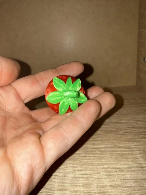 Móc Khóa Dâu Tây – Phụ Kiện Trái Cây Đáng Yêu - Image 3