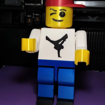 Mô hình Breakdancer kiểu LEGO
