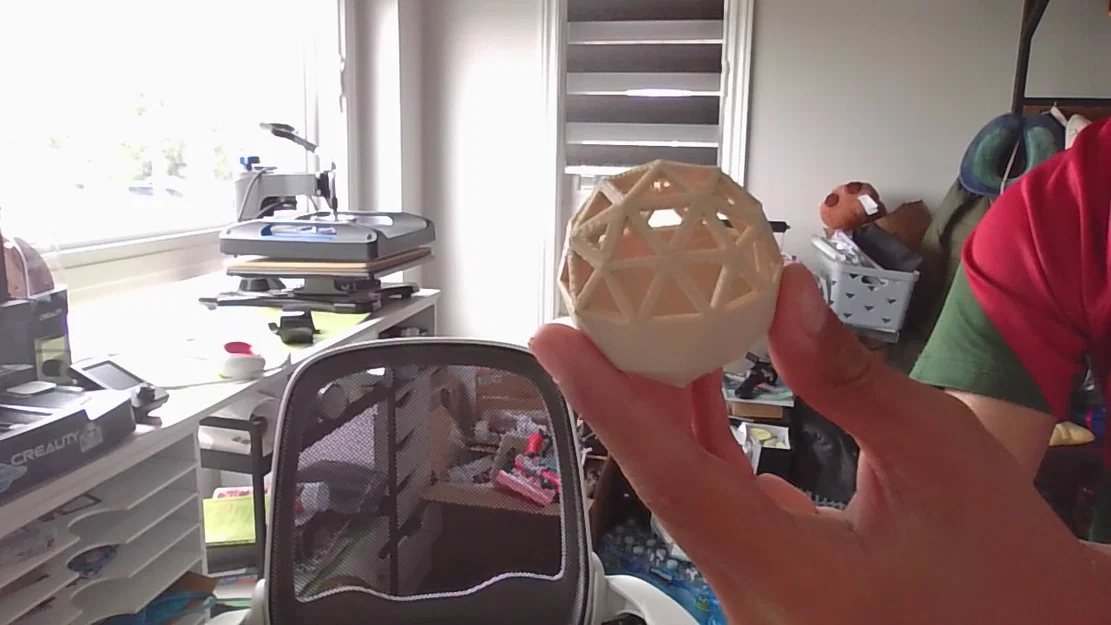 Mô hình quả bóng lưới Airless Ball 2.0 in 3D độc đáo - Image 1