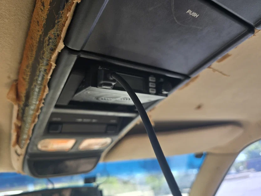 Giá gắn radio Cobra Mini 19 cho bệ điều khiển trên trần xe Jeep ZJ/ XJ - Image 1