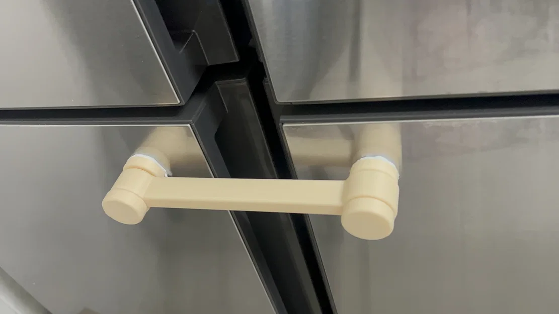 Khóa Móc An Toàn Cho Bé (Hook Latch) Dành Cho Tủ Lạnh, Tủ Bếp - Image 2
