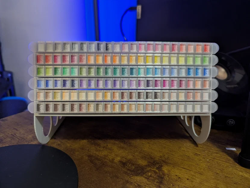Tủ Đựng Bút Chì Màu Để Bàn với Swatch Màu Tích Hợp Mặt Trước - Image 1
