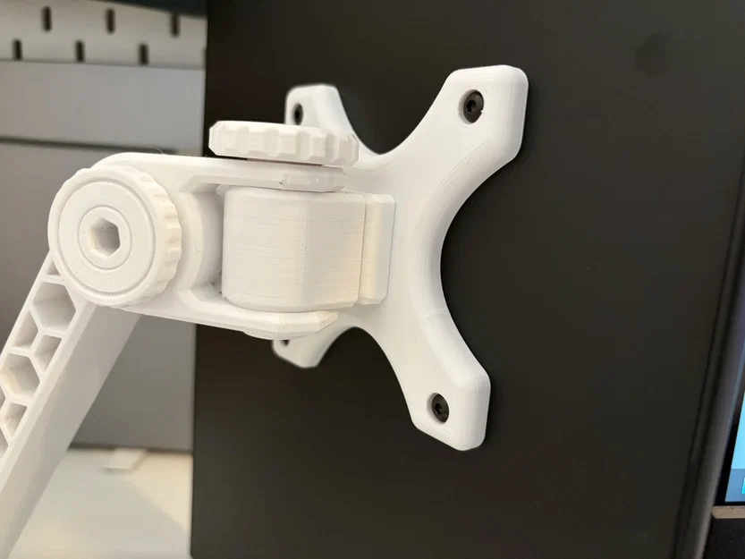 Ngàm chuyển đổi VESA 75x75 sang 18x18 M4 cho hệ thống Multifunction Arm (cỡ nhỏ) - Image 1