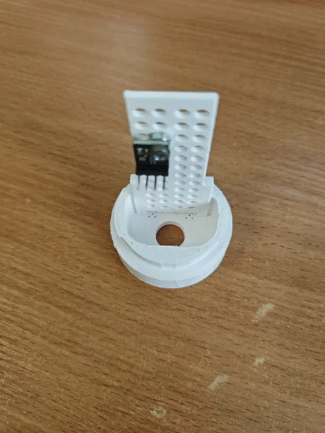 Đế gắn cảm biến đa năng kèm tấm lưới tản nhiệt và lỗ cáp PG-7 - Image 1
