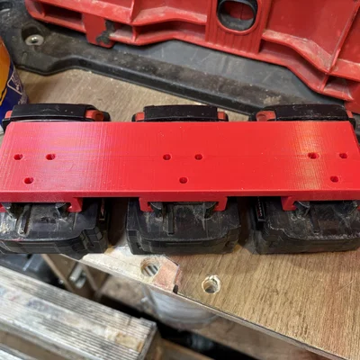 Giá treo pin Milwaukee M18 - Thiết kế 3 khay gọn gàng cho xưởng