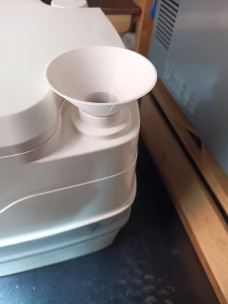 Phễu châm nước cho bồn cầu di động Thetford Porta Potti - Image 4
