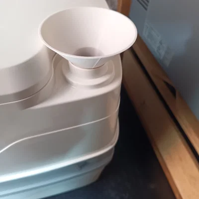 Phễu châm nước cho bồn cầu di động Thetford Porta Potti