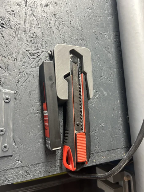 Giá treo nam châm cho dao rọc giấy Würth và hộp lưỡi thay thế - In 3D không cần support - Image 2
