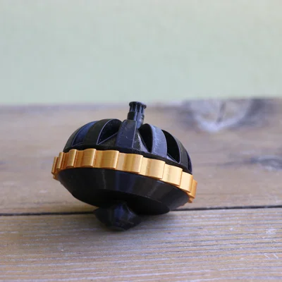 Con quay hai tầng (Two-Stage Spinning Top)