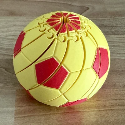 Món Đồ Chơi Xoay Hình Quả Bóng Đá (Soccer Ball Spiral Fidget)