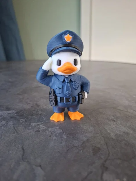 Mô hình chú vịt cảnh sát Officer Quackers - Image 2