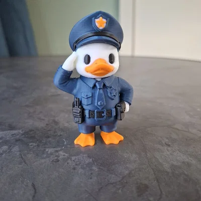 Mô hình chú vịt cảnh sát Officer Quackers