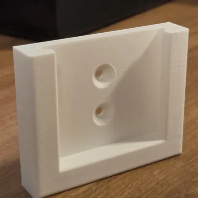 Giá treo tường 3D cho pin Womax P20 gọn gàng, chắc chắn