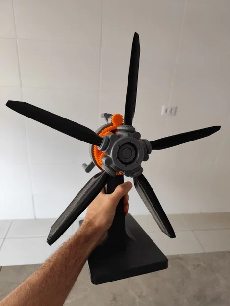 Cơ chế cánh quạt bước biến đổi cải tiến kèm đế trưng bày - Image 1